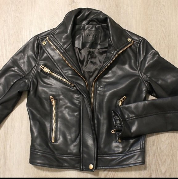 𝅺Blank NYC faux leather jacket - Picture 4 of 10